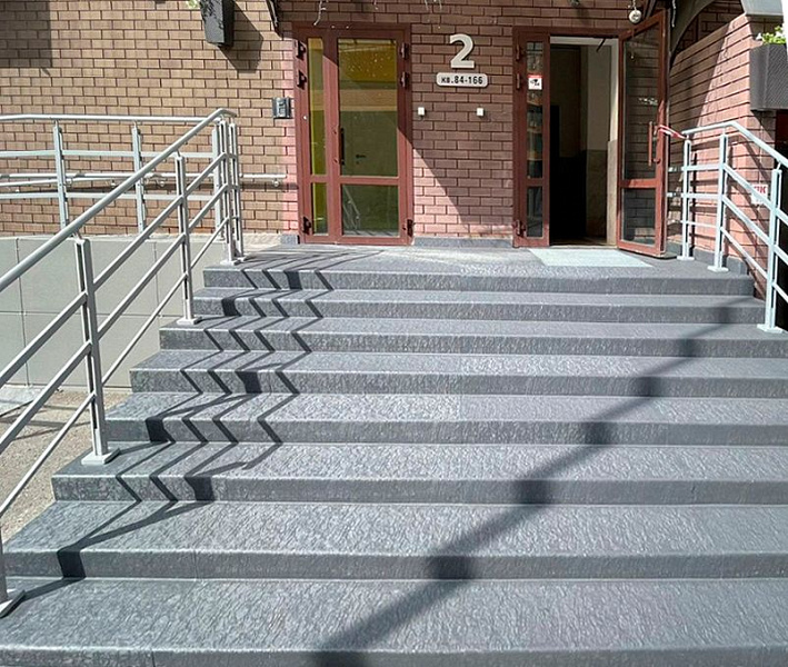 Безопасность на первом месте: С3-ступени завоевывают популярность на социальных и коммерческих объектах 1